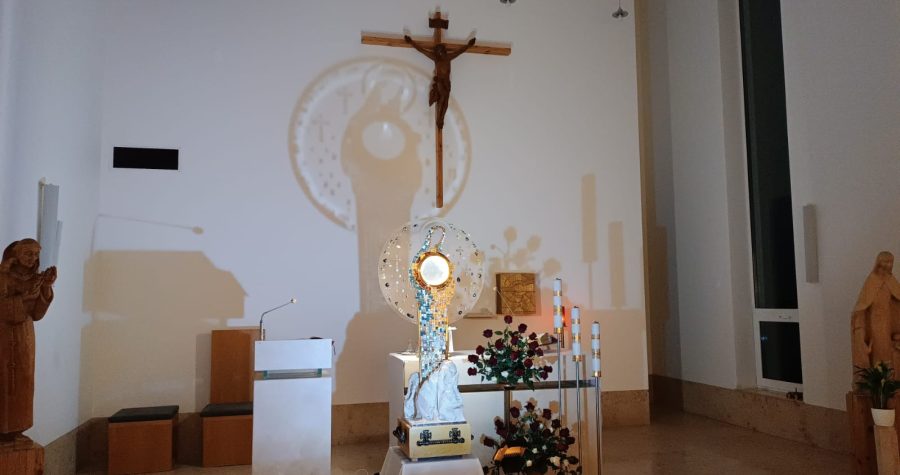 Adoracja u Sióstr Franciszkanek Szpitalnych w Dobrzeniu Wielkim